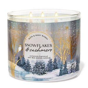 New Bath & Body Works 3-Wick Candle in Snowflakes & Cashmere
